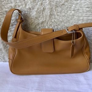 Coach vintage shoulder bag